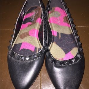 Sketchers Black Stud Flats